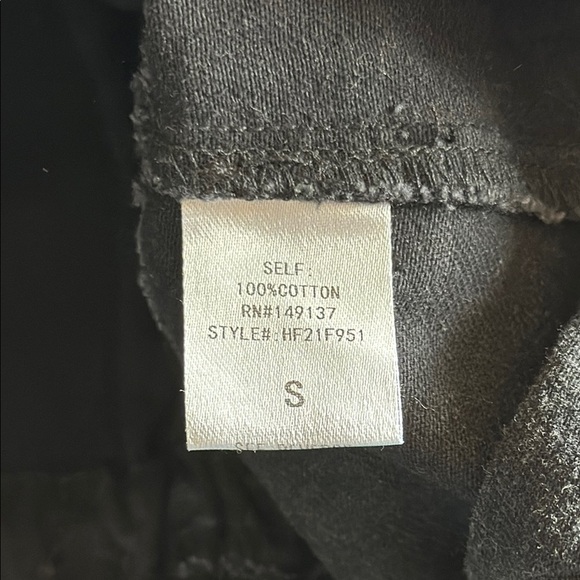 E HYFVE Women’s Small Black Puff Ruffle Sleeve Button Down Denim Shirt. Small. - Picture 5 of 5